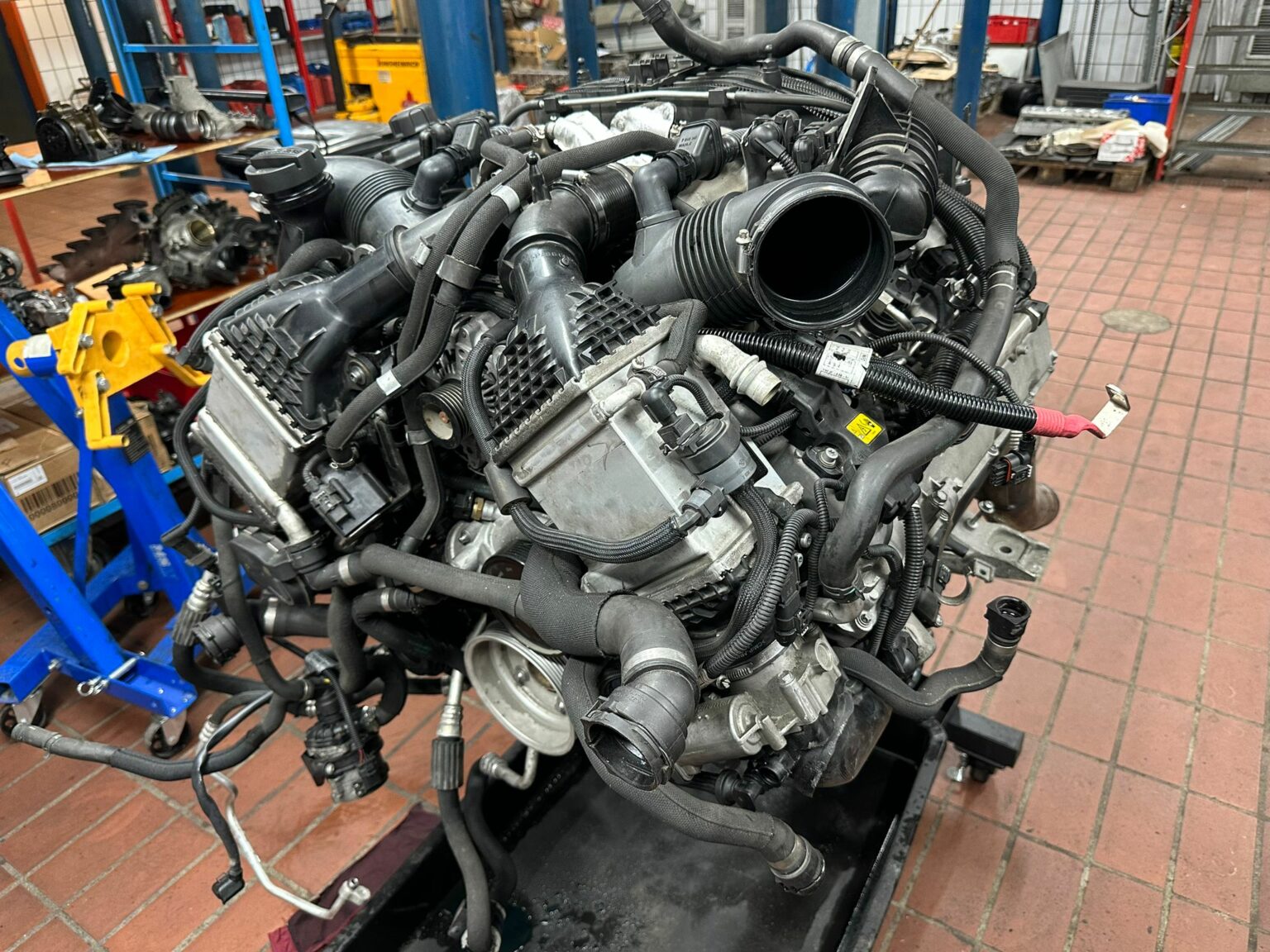 Motorschmiede BMW S63 Motor ausgebaut vom X6M