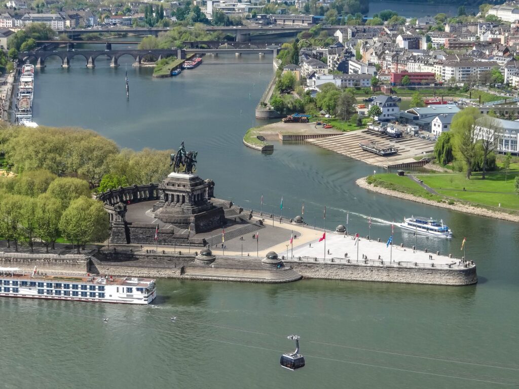 Koblenz, deutsches eck, Bild von Gert Spießhofer auf Pixabay