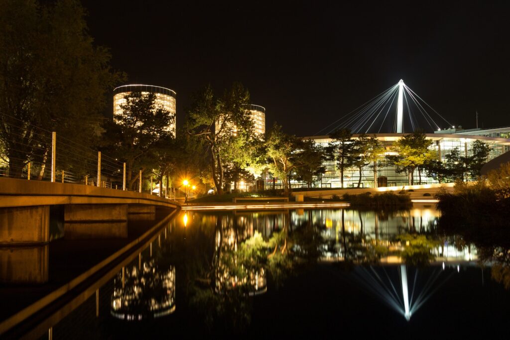 Wolfsburg, Bild von Thomas Görlitz auf Pixabay