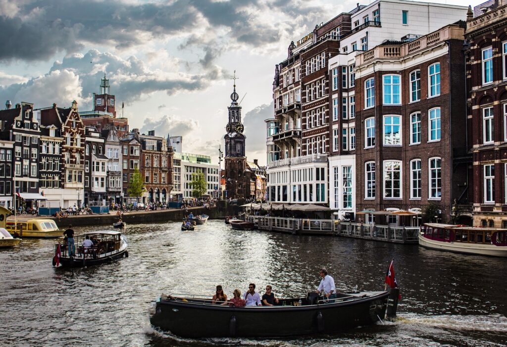 Amsterdam, Bild von Laura Montagnani auf Pixabay