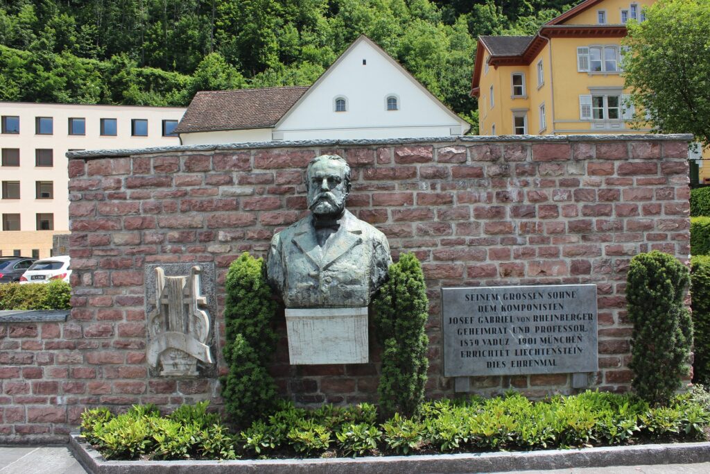 Lichtenstein, Vaduz, Bild von Viktor Levit auf Pixabay