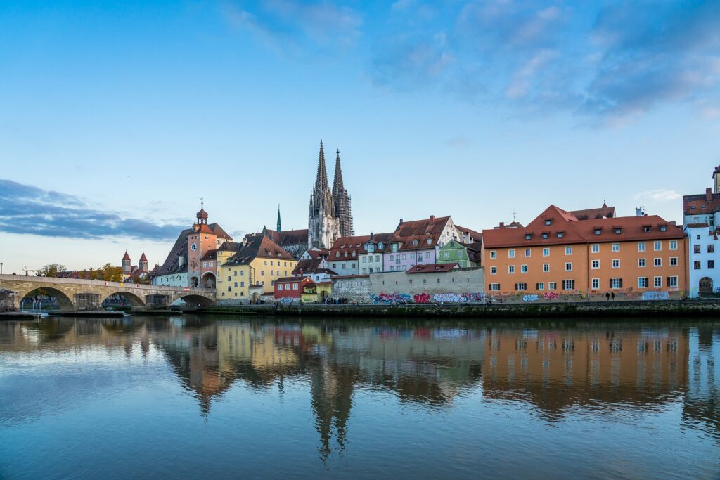 Regensburg, Bild von Leonhard Niederwimmer auf Pixabay