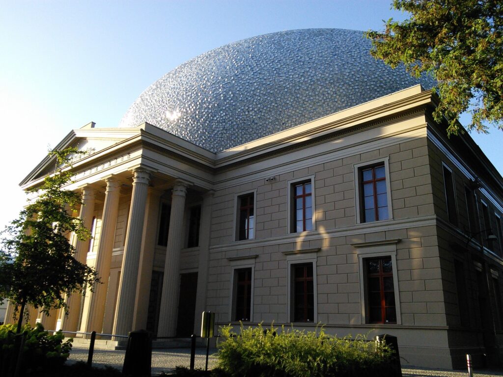 Zwolle, Museum, Bild von Ruud Broers auf Pixabay