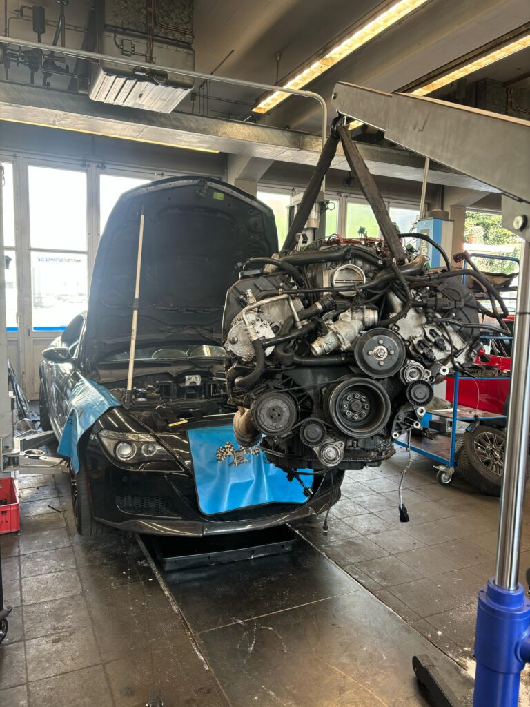 BMW 645Ci (N62) Motorreparatur – wenn der V8 tiefe Spuren hinterlässt
