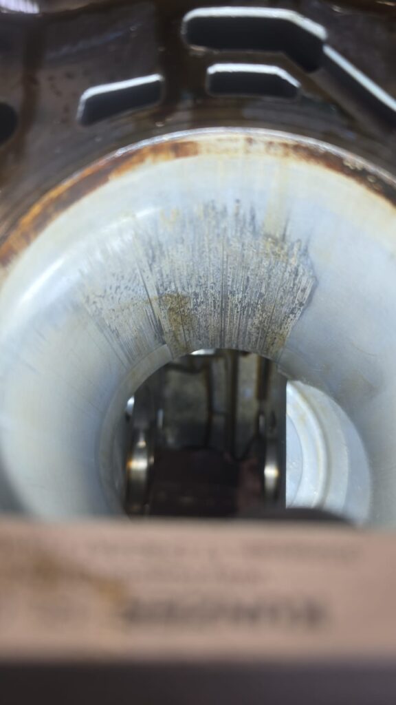 Riefen im 7 Zylinder des N63B44C aus dem BMW 750i