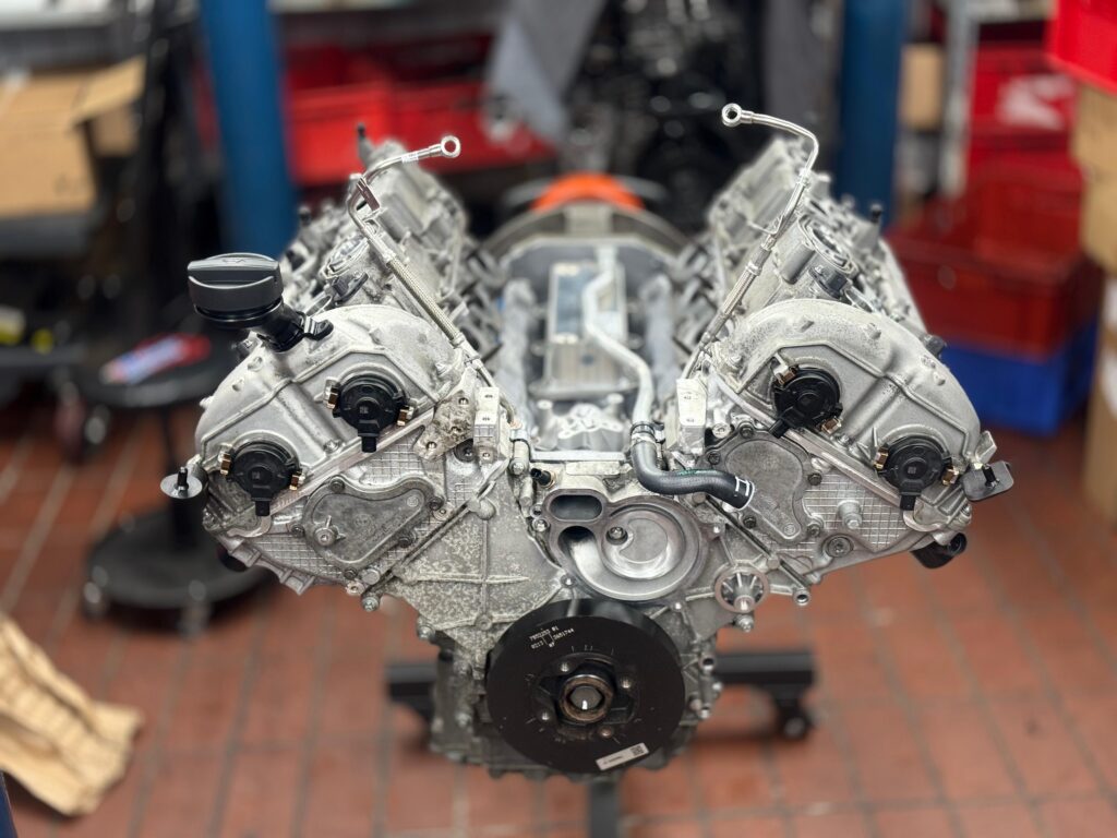Fast fertiger N63B44 bereit zum Einbauen