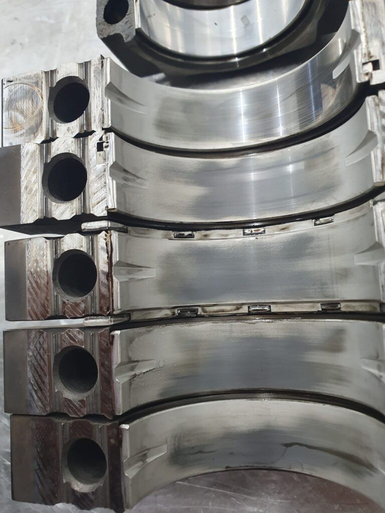Angefangene verschlissene Hauptlagerschalen beim N47