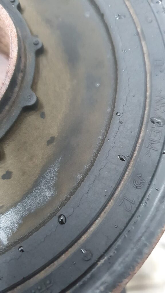 Risse am Schwingungsdämpfer vom N47
