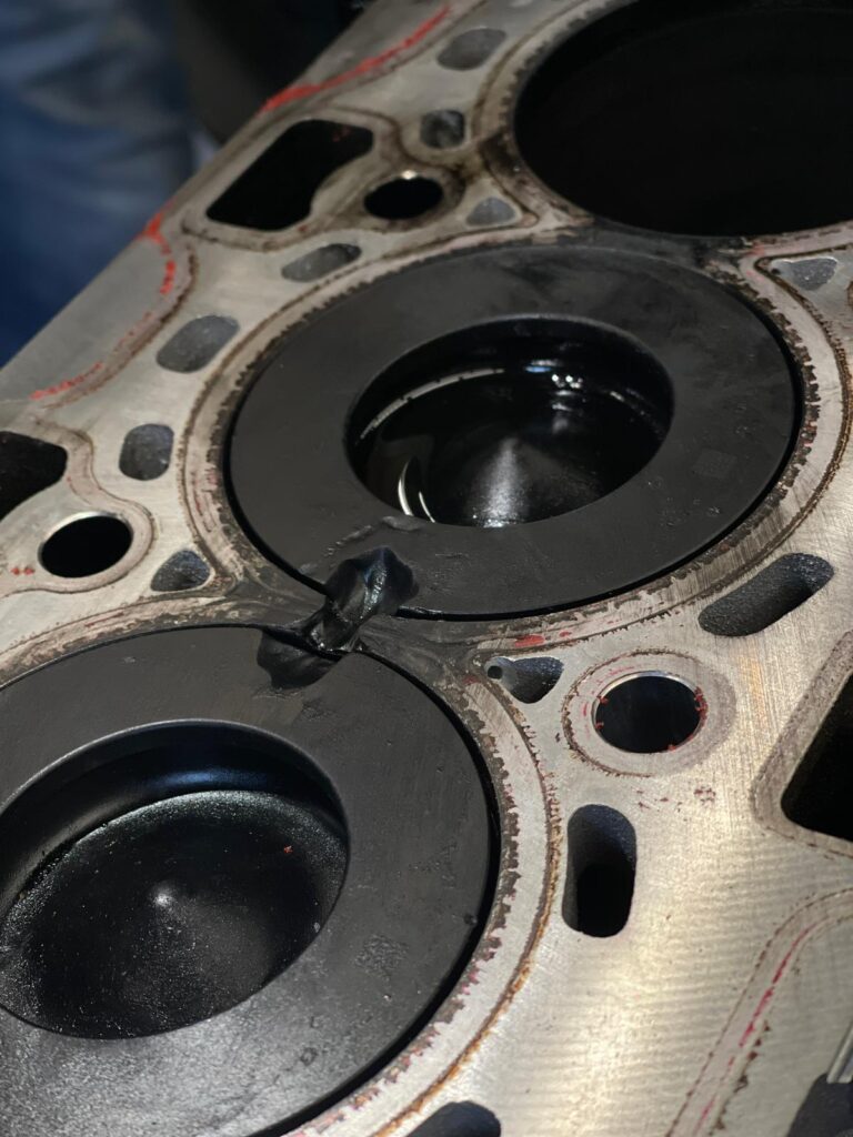 Loch im Kolben, Zylinderstegbrand b47 520d G31