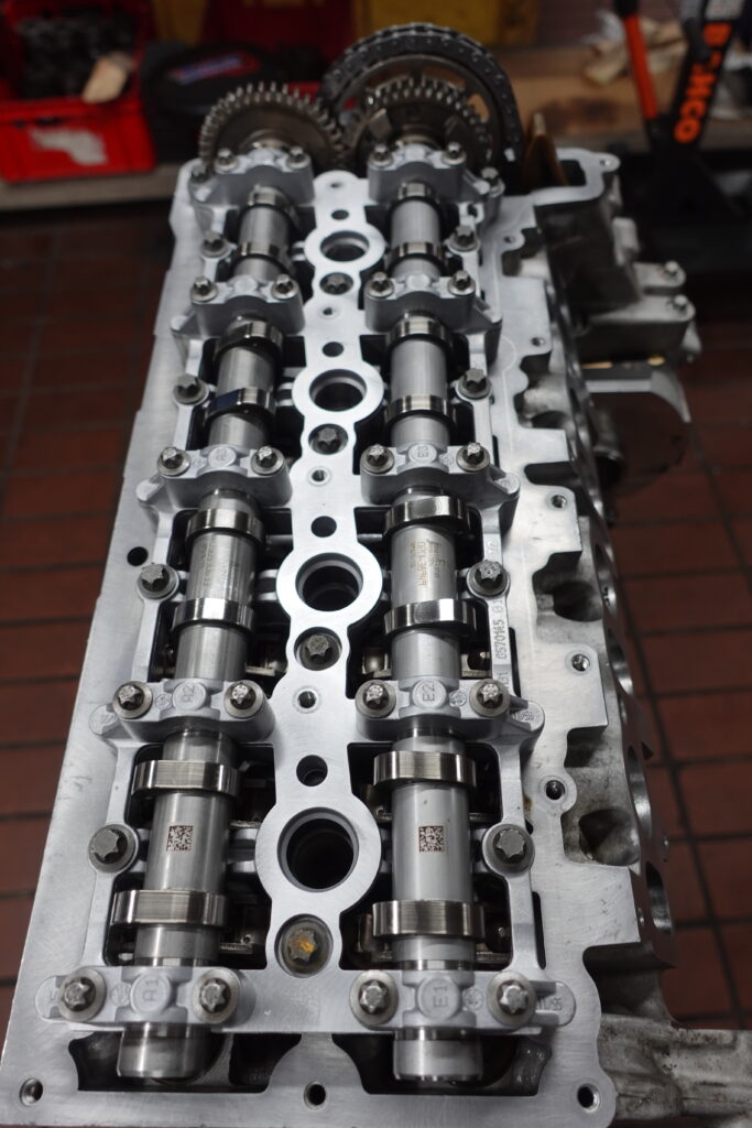Zylinderkopf mit Nockenwelle beim B47 D20