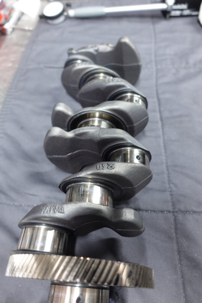 Neue Kurbelwelle B47D20