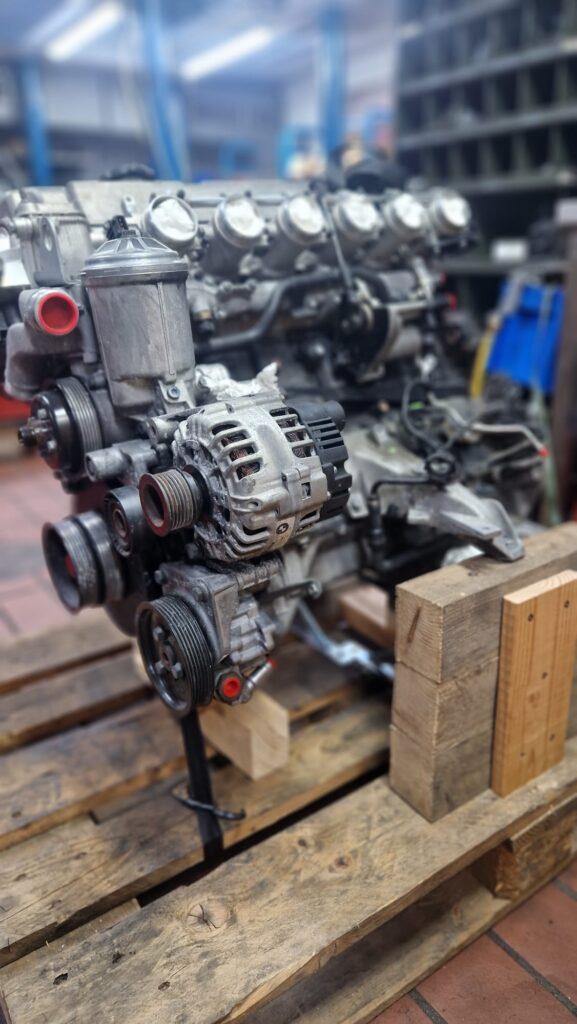 eine Art, wie man den Motor sicher verpacken kann.